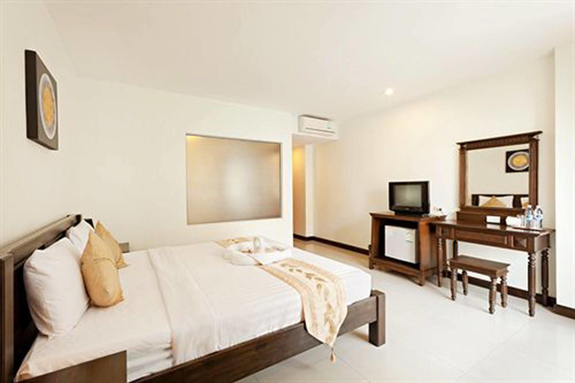 Garden Phuket Hotel Patong Exterior foto
